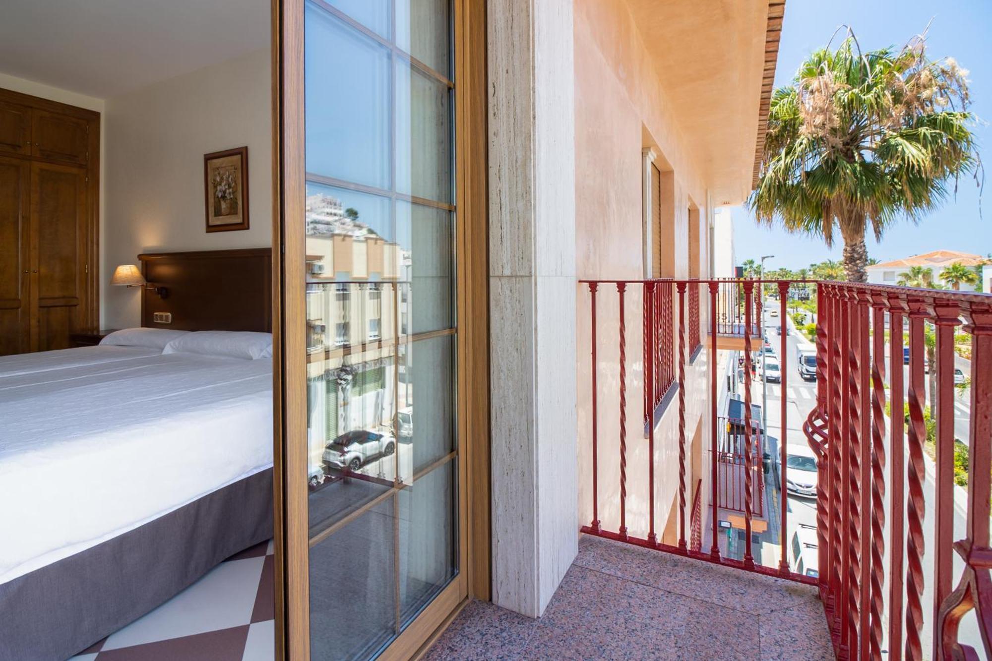 Hotel Avenida Tropical By Bossh! Hotels Salobrena Exterior photo