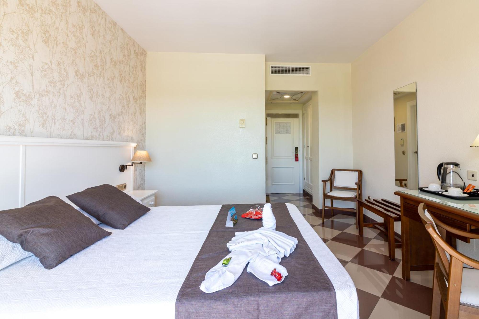 Hotel Avenida Tropical By Bossh! Hotels Salobrena Exterior photo